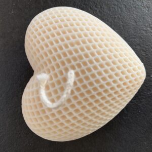 Bougie cœur beige texture nid d’abeille – mèche coton – Auréa des Sens
