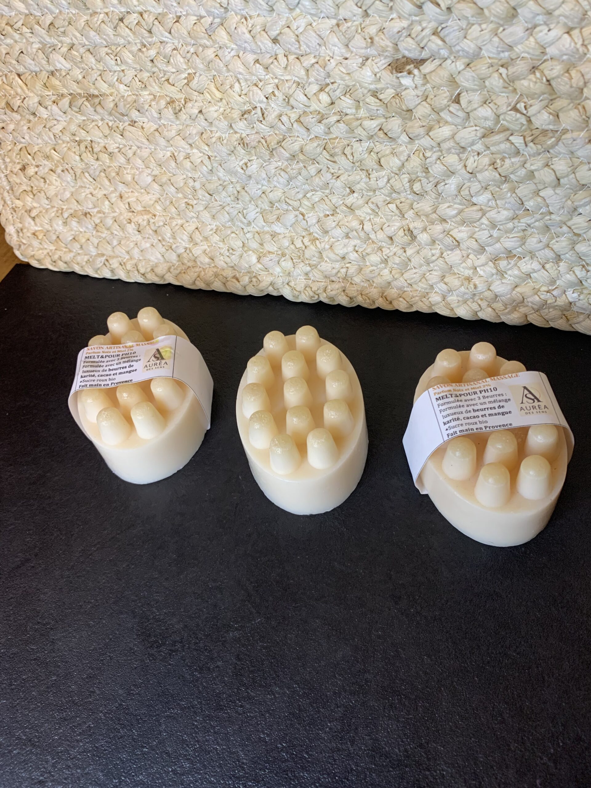 Savon de massage exfoliant – Noix Miel – Image 3