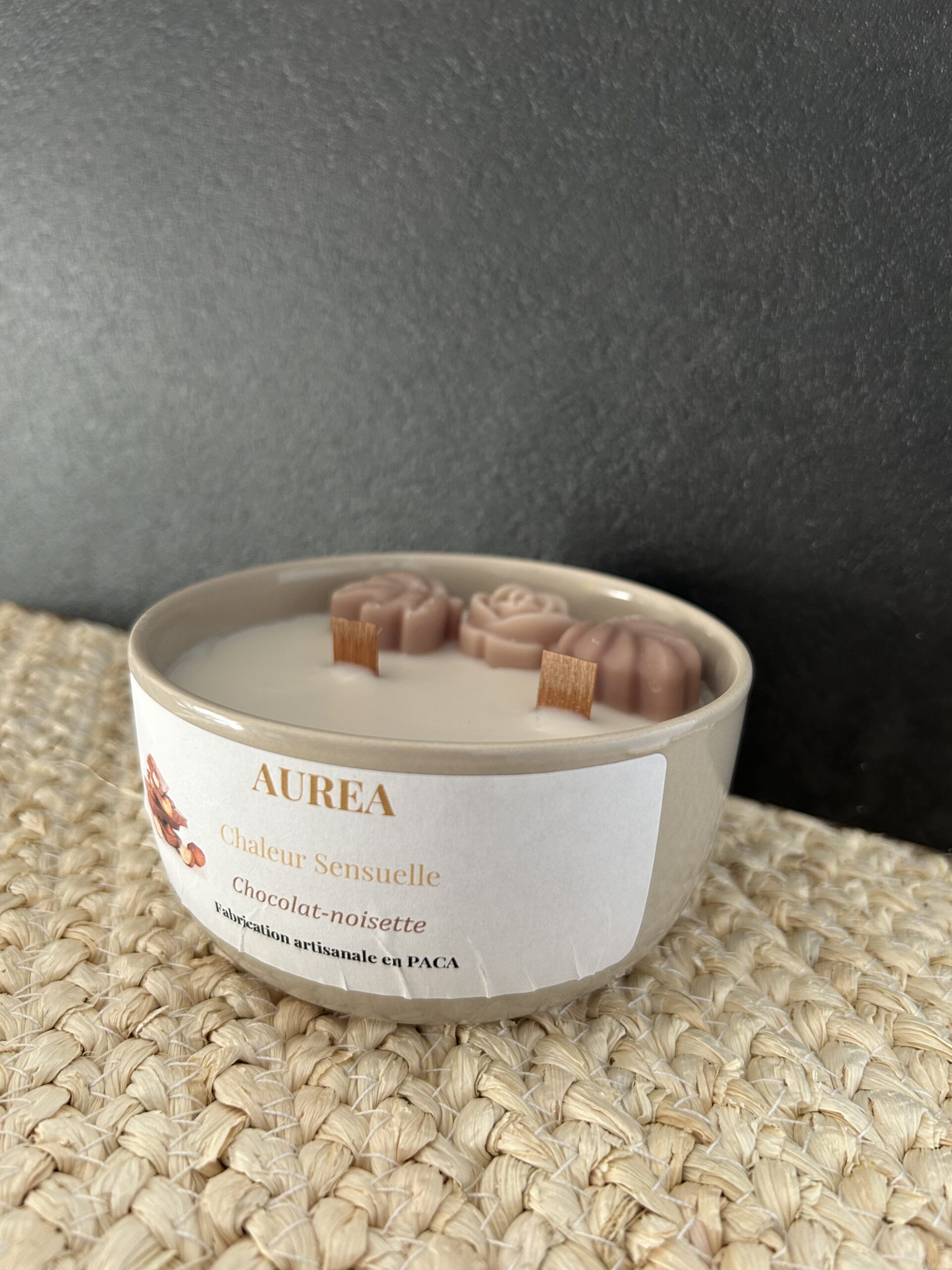 Bougie artisanale Auréa – décorée – double mèche bois