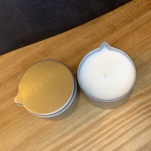 Bougie de massage Noix de coco 50 ml boîte métal ronde avec bec verseur