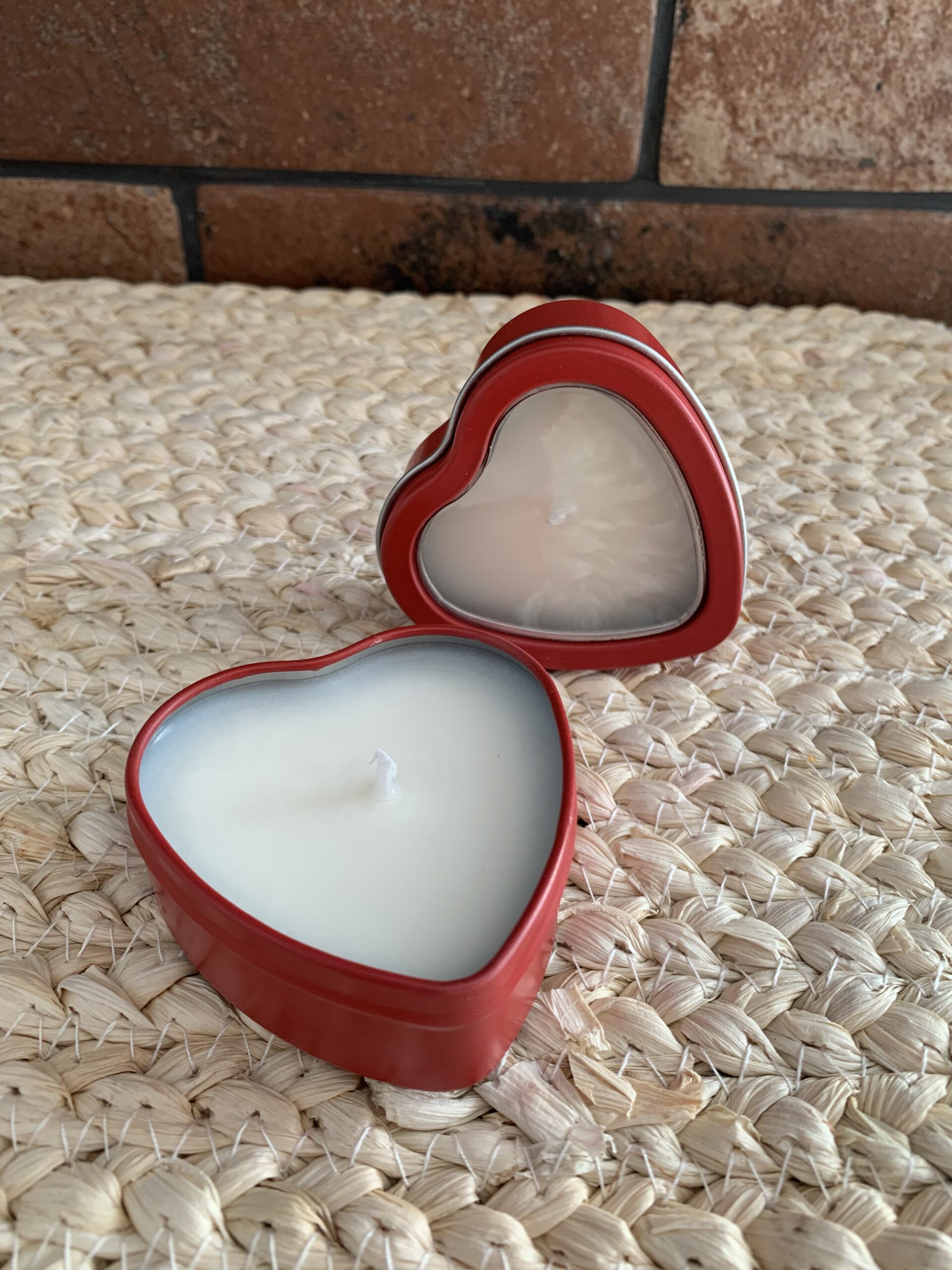 Bougie de massage Noix de coco cœur rouge 30 ml – Auréa des Sens