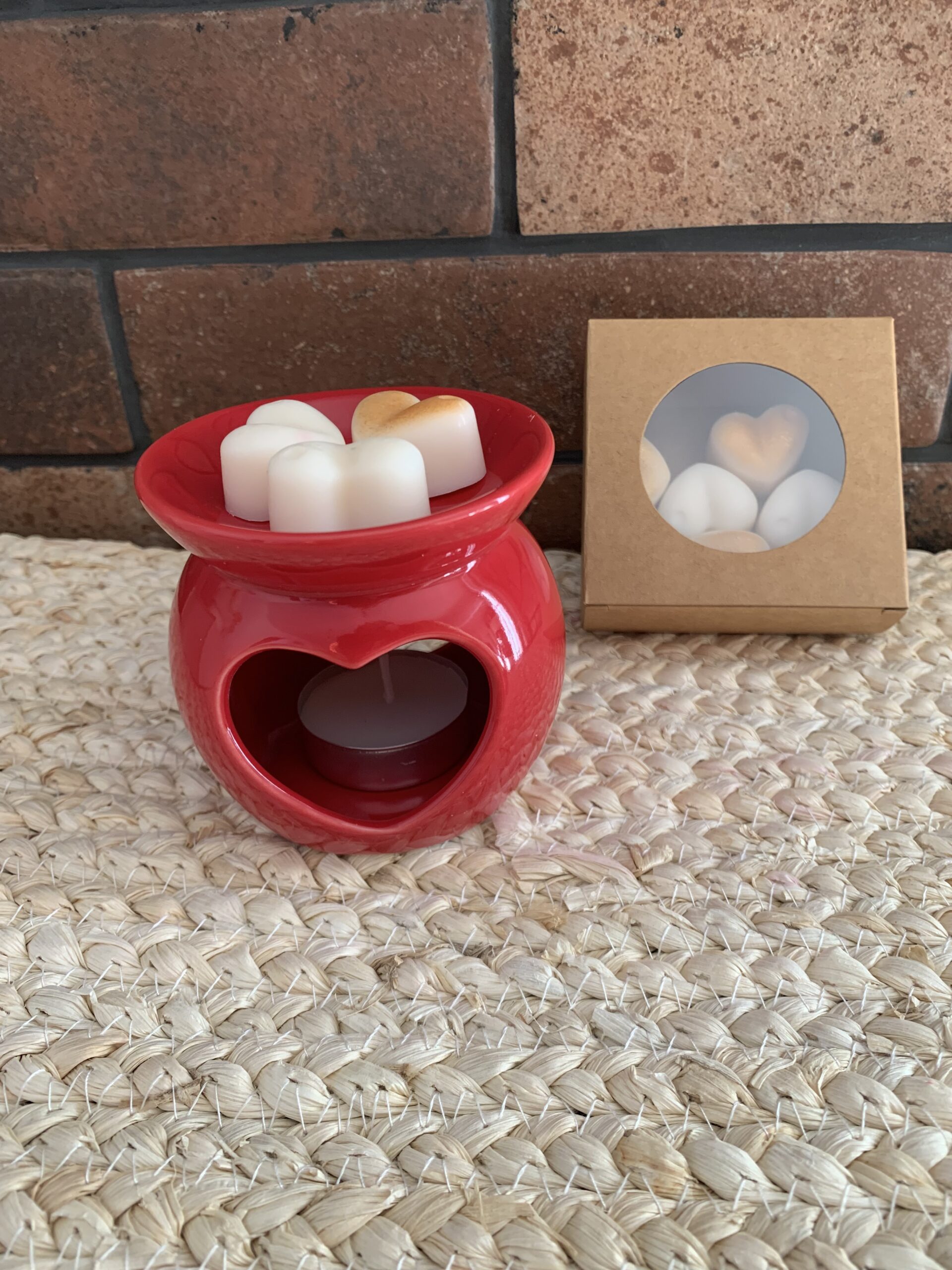 Coffret saint-valentin rouge passion :Brûle-parfum rouge cœur avec fondants en forme de cœur et boîte de fondants 50 g –