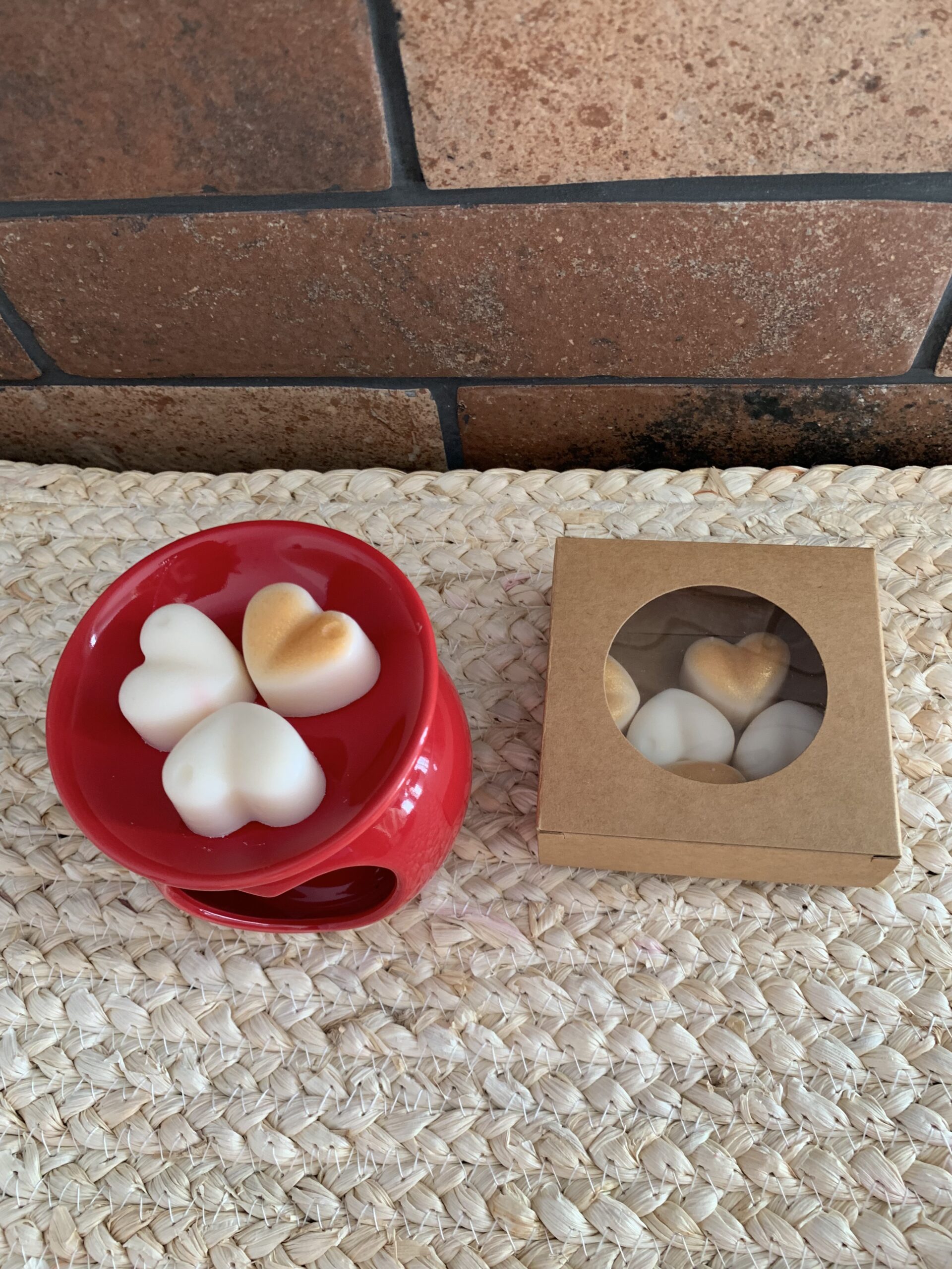 Coffret Saint-Valentin ambiance : brûle-parfum rouge et fondants Pomme d’Amour & Rose Éternelle