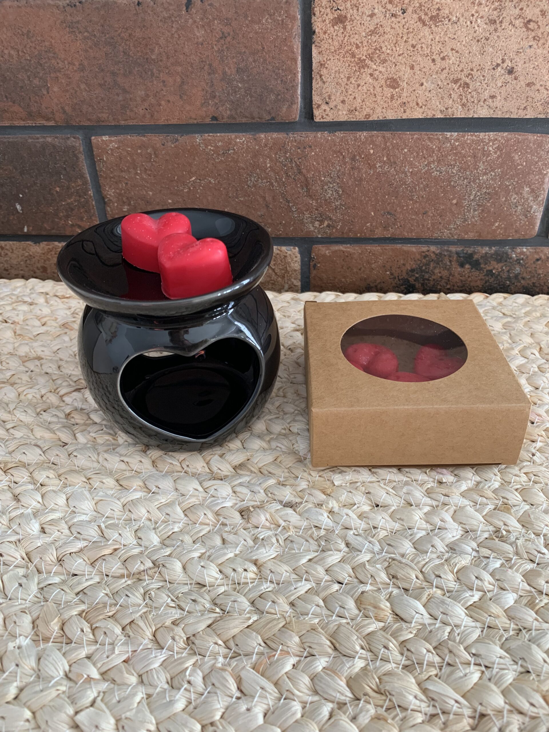 Coffret Saint-Valentin Intense (Noir) – Brûle-parfum + 6 fondants + bougie de massage – Image 4