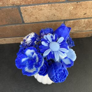 bouquet éternel fleur de coton bleu et blanc vue du dessus