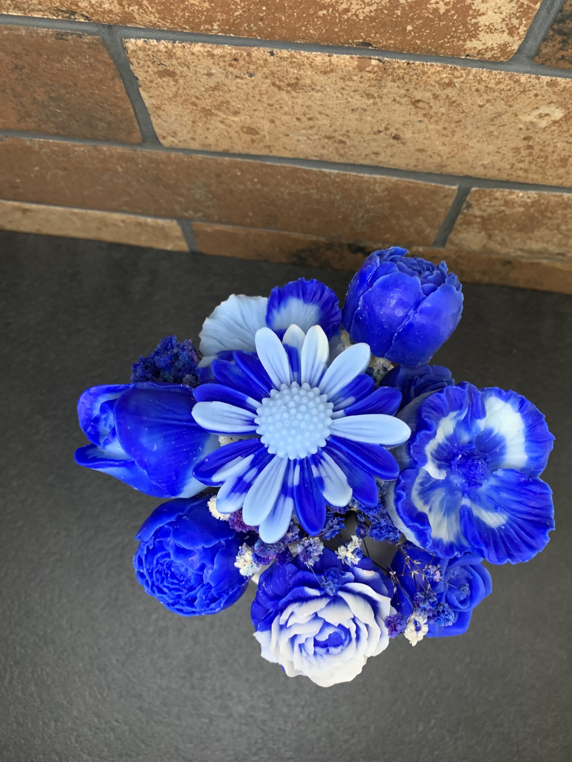 bouquet parfumé fleur de coton bleu blanc en vase céramique