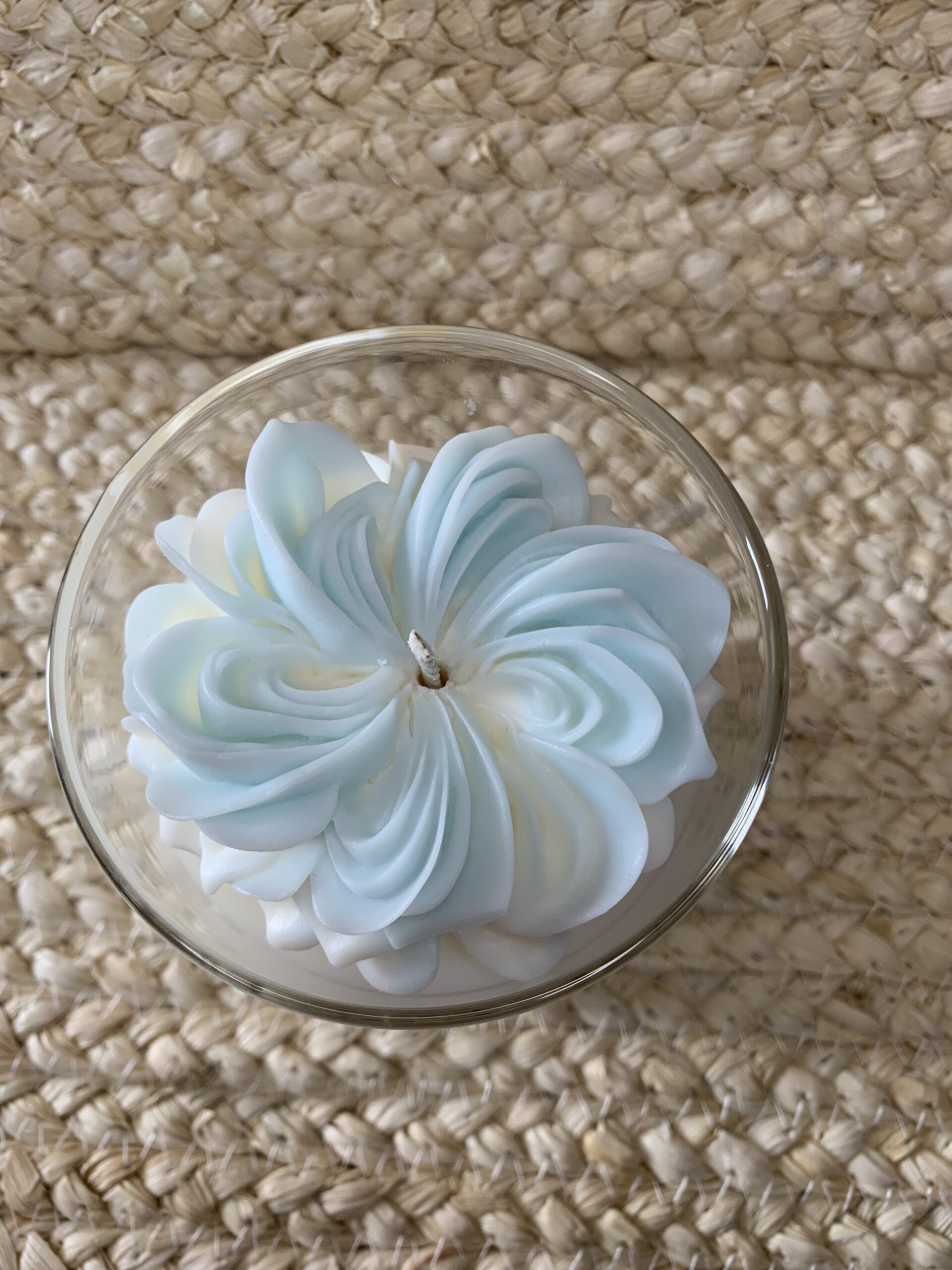 bougie poudre de riz fleur sculptée Auréa des Sens