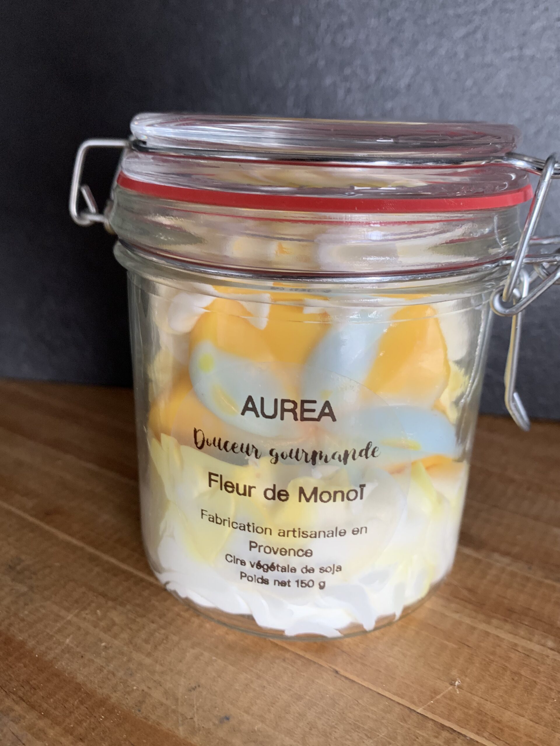 bougie gourmande fleur de monoï artisanale
