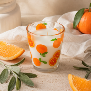 Bougie agrumes et sauge artisanale 220 ml avec orange fraîche, sauge et décor lumineux naturel
